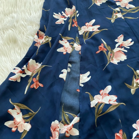 Floral two piece halter top and skirt with slit - Picture 4 of 6